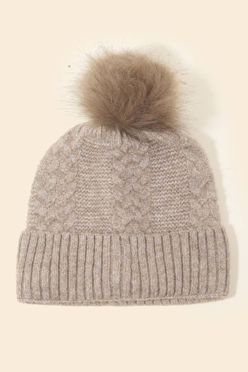 Crochet Knit Pompom Beanie: BK